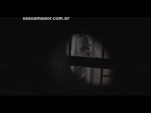 ❤️ Блондинку тайно снимает на видео соседский вуайерист, спрятанный за полыми кирпичами Порево на порно сайте teencumpot.ru ️❤